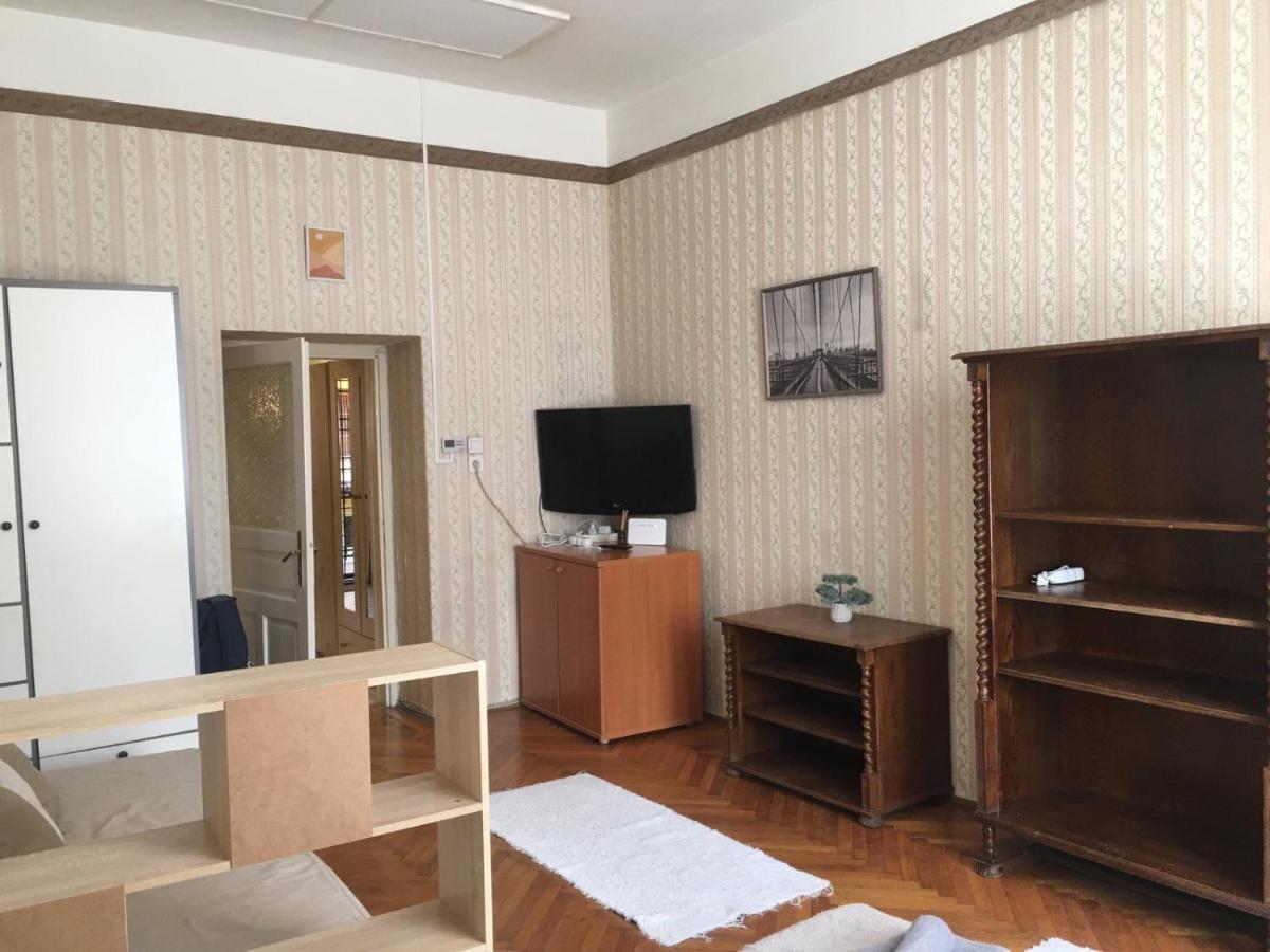 Cozy Flat At Stadionok M Station Будапеща Екстериор снимка