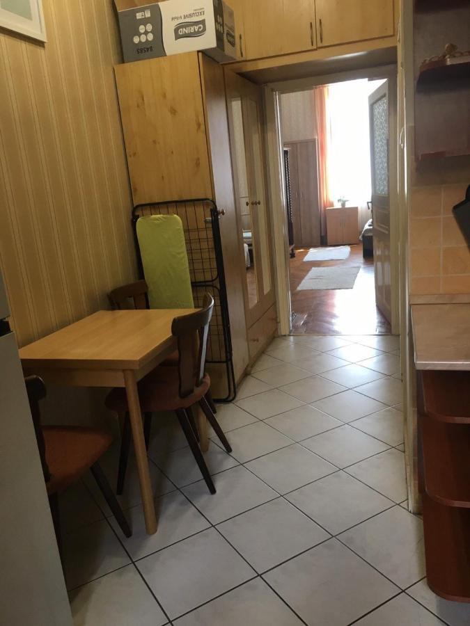 Cozy Flat At Stadionok M Station Будапеща Екстериор снимка